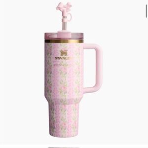 Stanley x Love Shack Fancy 40 oz tumbler. Pink 🩷🎀🌸